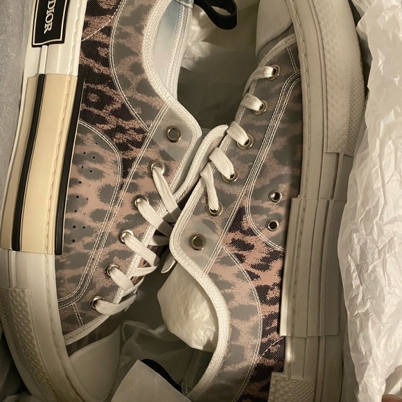 Christian Dior - Picture 10 of 13